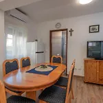 2 Bedroom Amazing In * Ždrelac